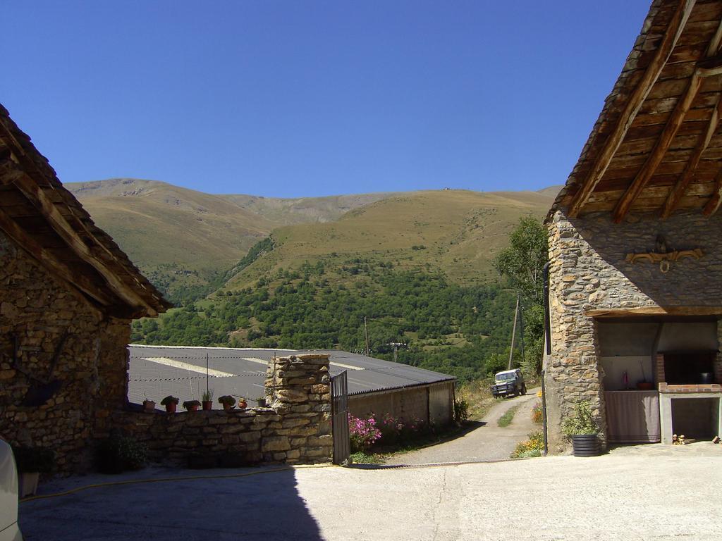 Gasthaus Casa Rogel Llesuy Exterior foto
